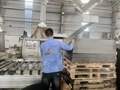 Vietnam vs China SPC Flooring comparison showing differences in quality, price, and trade advantages for importers